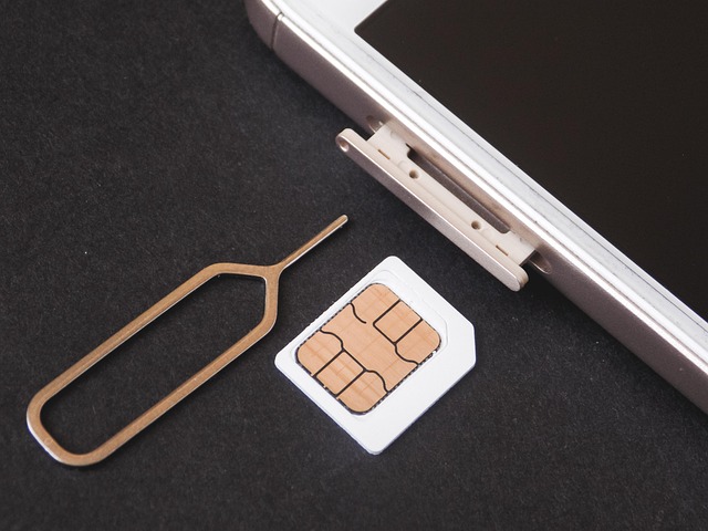 SIM、sim、シム、プリペイドSIM、スマホ、携帯、旅行、海外旅行、空港、使い切り