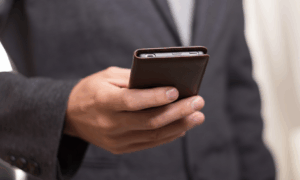 スマホケース、手帳型、レザー、本革、革製品、経年変化、エイジング、ケア、スタンド機能、カード収納、ビジネス、カジュアル、上質、高級感、大人、TUMI、スキミング防止 スマホケース、手帳型、レザー、本革、革製品、経年変化、エイジング、ケア、スタンド機能、カード収納、ビジネス、カジュアル、上質、高級感、大人、TUMI、スキミング防止